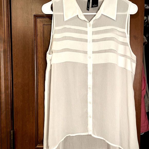 New Directions sheer white sleeveless button front top size L EUC - Picture 4 of 15